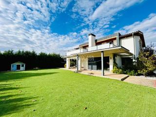Maison à Laguna de Duero. Casa en venta en laguna de duero