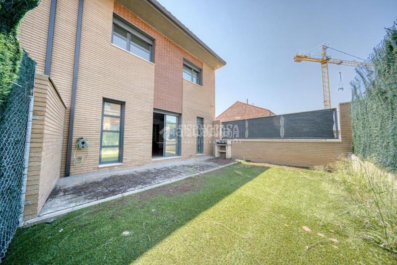 Foto 74d407d6-4048-45c6-9e6b-790634f9019f. Casa aparellada amb calefacció aparcament a Laguna de Duero