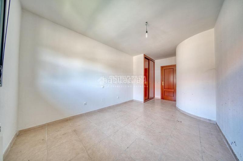 Foto b42ad72e-adc8-414f-9e2d-3d12d0672ce3. Casa aparellada amb calefacció aparcament a Laguna de Duero