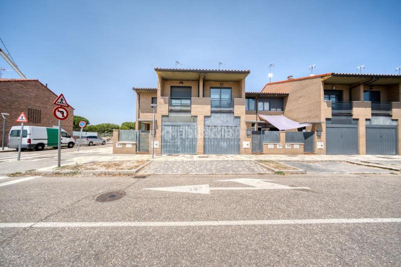 Foto c51f2d78-958e-49df-98ff-7cccdcfa879c. Casa aparellada amb calefacció aparcament a Laguna de Duero