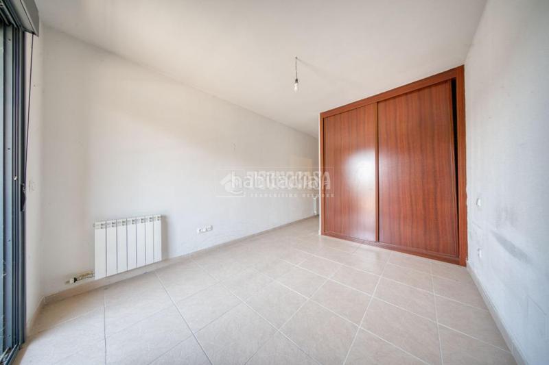 Foto fcb7f77d-461b-47f9-95f4-a2ceff6c0d6f. Casa aparellada amb calefacció aparcament a Laguna de Duero