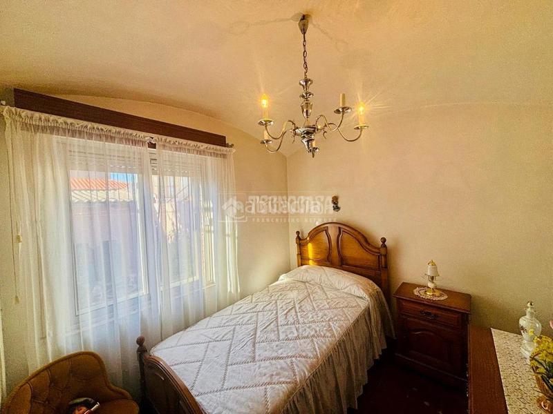 Foto db0a4bd4-bfbb-44cd-a5b8-41be405d3d10. Casa  en venta en Cistérniga