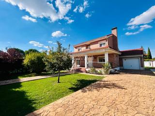 Rent House in Aldeamayor de San Martín. Casa en alquiler en aldeamayor de san martín