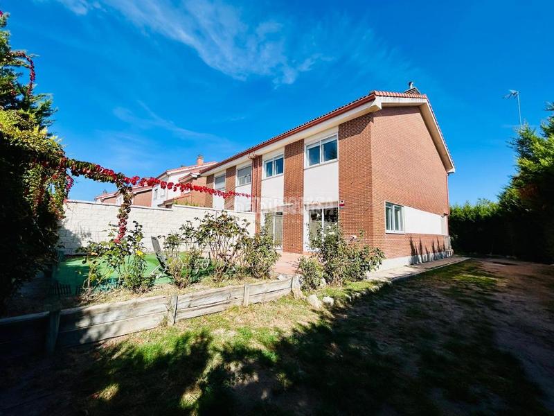 Foto 2f786544-f9eb-4f98-9159-65d8853621d2. Casa bifamiliare con parcheggio in Boecillo