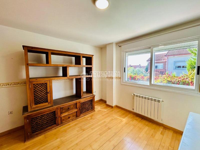 Foto 527e9d72-1d64-45ed-9b37-be9542fa7450. Casa bifamiliare con parcheggio in Boecillo