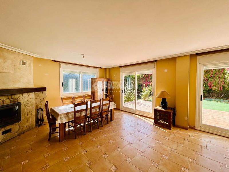 Foto 74bd0624-7aed-4021-9290-e84febd342d9. Casa bifamiliare con parcheggio in Boecillo