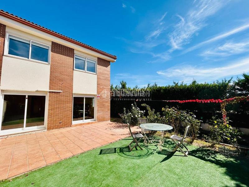 Foto a22a15fb-a20d-40c6-ba58-70de85ffc7c4. Casa bifamiliare con parcheggio in Boecillo