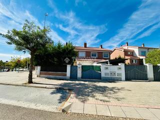 Maison jumelée à Boecillo. Casa en venta en boecillo