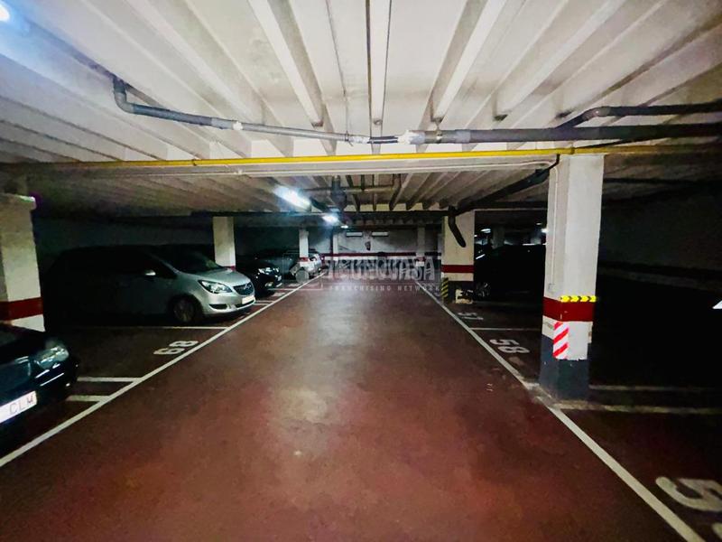 Foto 1d7aecdb-9fc4-4e62-8884-734f746afc46. Parking voiture dans Laguna de Duero