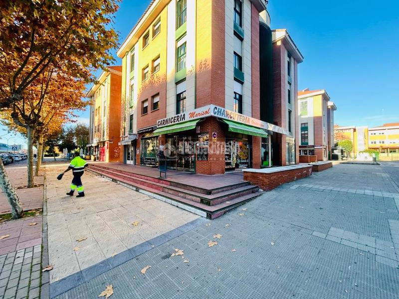 Foto 7bfb76a3-115c-4f57-bd44-11f1f559416c. Parking voiture dans Laguna de Duero