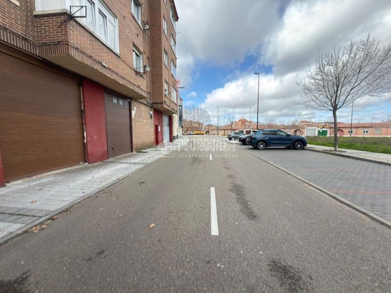 Foto 4dee6e43-dce4-422e-af48-3801e2cb634e. Local comercial a Laguna de Duero