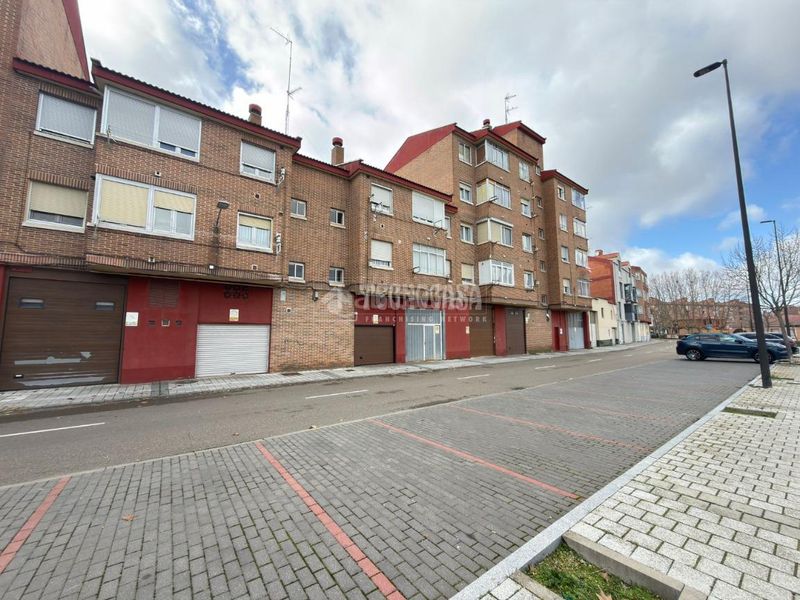 Foto a37eb0ce-fc32-4673-ad39-afcc2e524bc3. Local comercial a Laguna de Duero