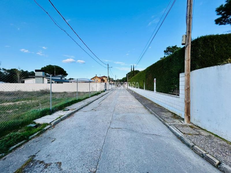 Foto f3a04f9a-753f-41c3-bd94-24f1d81b8084. Terreny residencial a Mojados