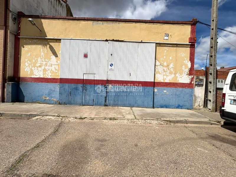 Foto 5c3994e6-a08c-4a4a-a561-8d4b8ee0f08a. Local comercial a Nava del Rey