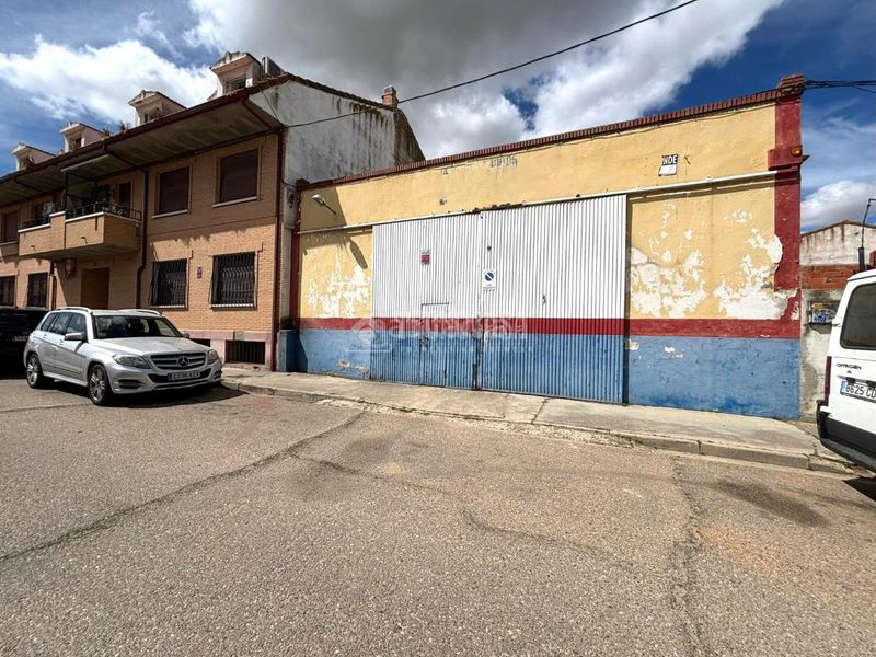Foto b9f3686a-b1f5-4f5b-a56e-7ccdc51b875c. Local comercial a Nava del Rey