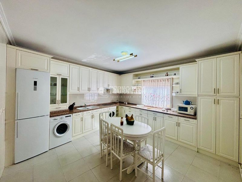 Foto e4ee4fa1-ba0f-4cde-960b-35e7a9ada28b. Casa amb calefacció a Traspinedo
