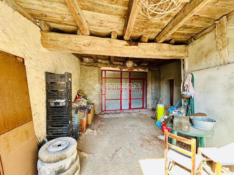 Foto 68b9ddce-e3d5-4773-a144-21868b05b1ce. Casa aparellada a Camporredondo