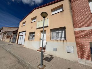 Local Comercial a Villaverde de Medina. Nave en venta en villaverde de medina