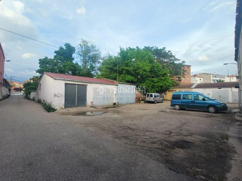 Foto 7c732f31-aa65-4990-a81f-1db849e052bd. Aparcament cotxe a Medina del Campo