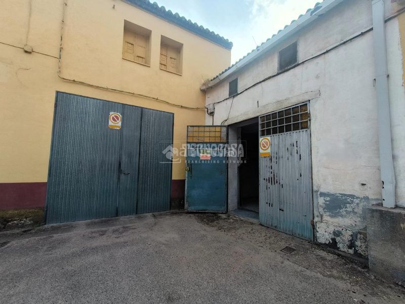 Foto cb124b6a-6313-40dc-9b04-5b18aa86fe61. Aparcament cotxe a Medina del Campo