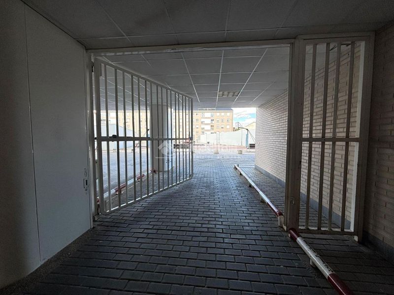 Foto eb0d6521-2e13-449c-9013-a1702ee0ab8d. Aparcament cotxe a Medina del Campo