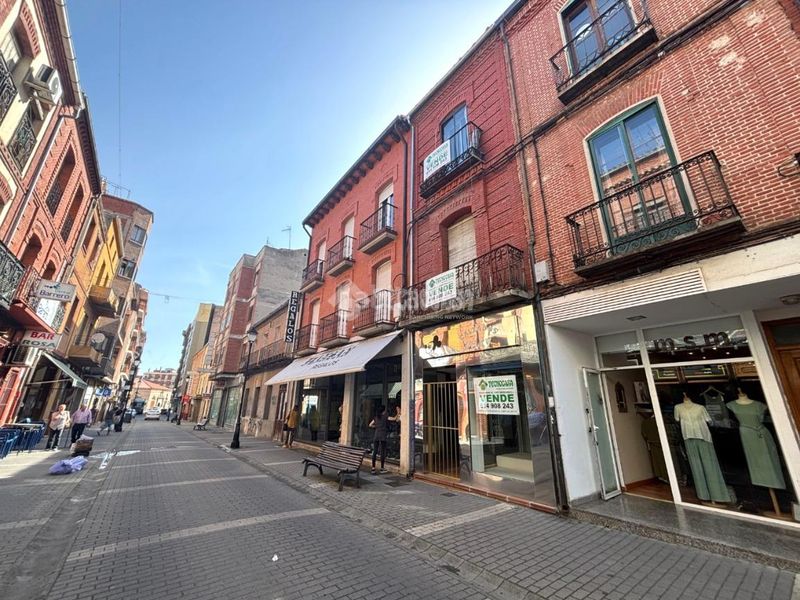 Foto c83de2dd-8788-40dc-af25-c4e73ea79502. Edificio in Medina del Campo