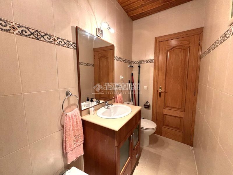 Foto d233d90f-ca8c-4d4b-a2ad-4eb8d0cb3fbe. Casa a Ataquines