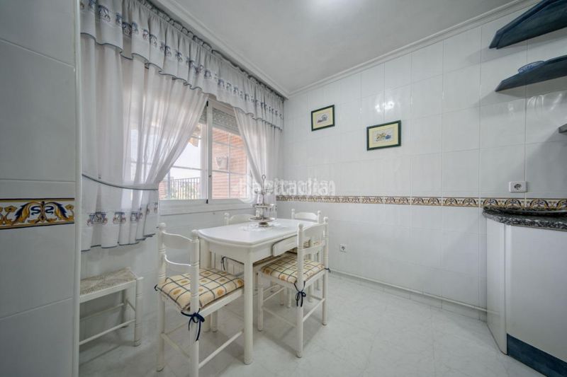 Foto 0ef10bd1-eac7-4e4d-b67a-410df177b257. Casa aparellada amb calefacció aparcament a Laguna de Duero