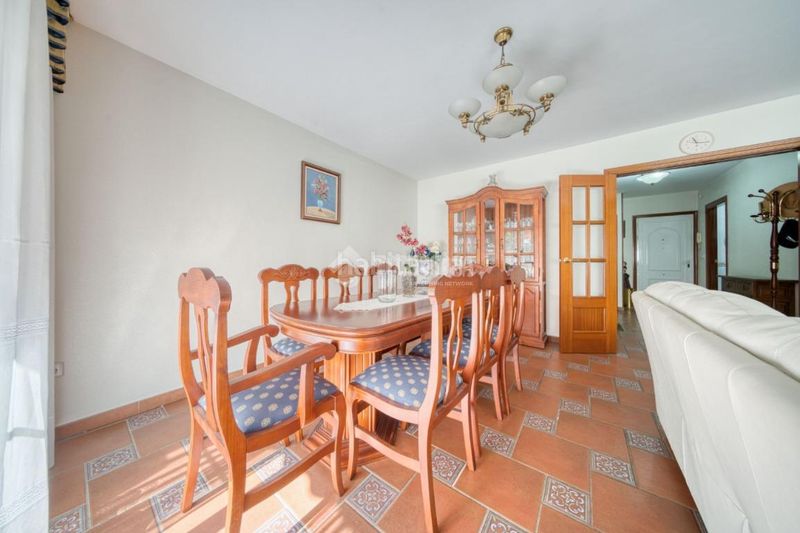 Foto 13c94fa5-eca2-4098-9872-eb5cc9aa2716. Casa aparellada amb calefacció aparcament a Laguna de Duero