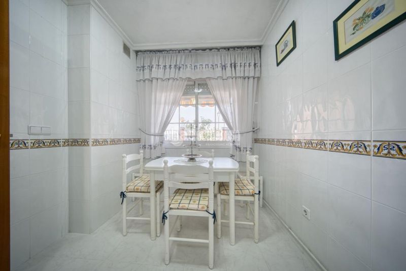 Foto 3d546ad8-5445-431d-9e13-b309c6201d8c. Casa aparellada amb calefacció aparcament a Laguna de Duero