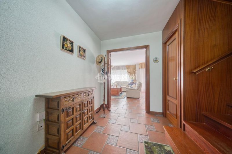 Foto ca5d61f8-bb02-4ffd-a254-ad60ba4f21e7. Casa aparellada amb calefacció aparcament a Laguna de Duero