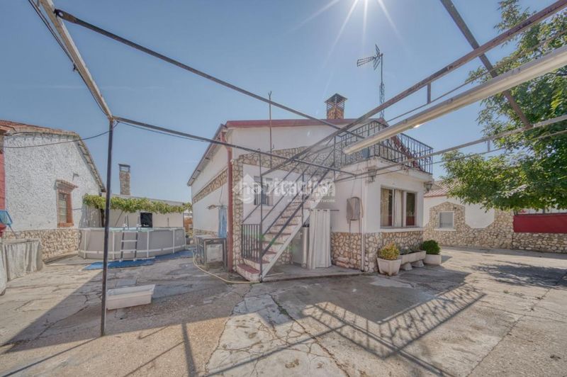 Foto b17c9a3d-c39f-4376-95fd-9cd8ce648f0b. Casa a Laguna de Duero