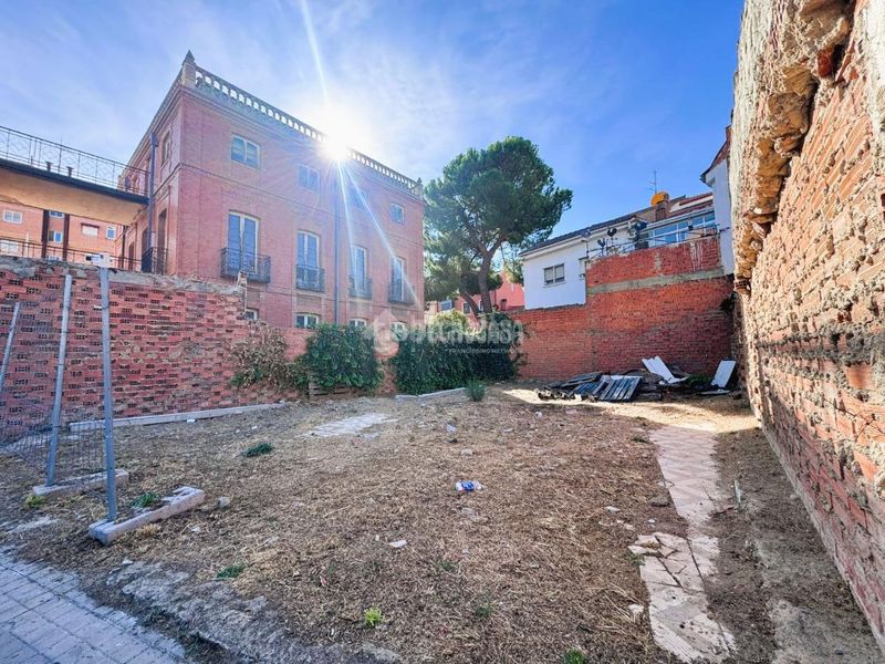 Foto b2630d83-b25b-4d95-acad-abcb80ad15e0. Terreny residencial a Laguna de Duero