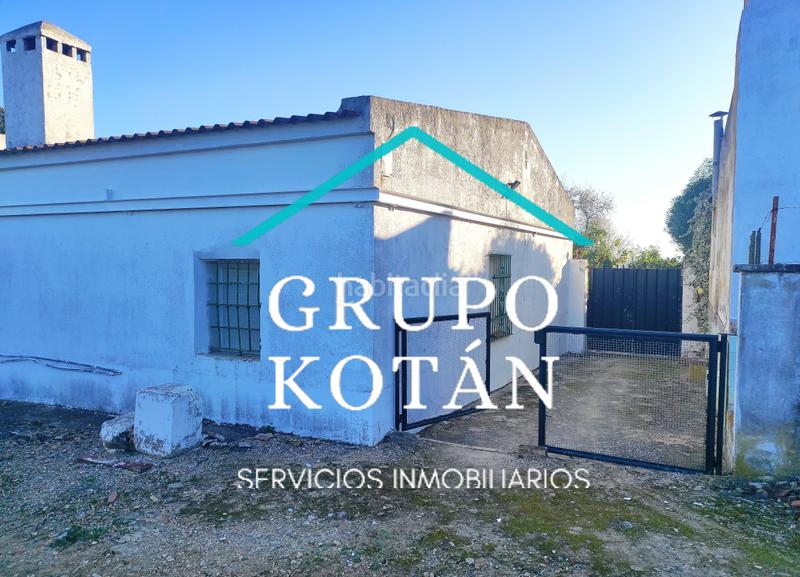 Foto c86747cb-4d7d-4156-91bd-067cc8ec214a. Masía en avenida del rocio 6 inversión finca rústica regadío olivo sevilla aove en Huévar