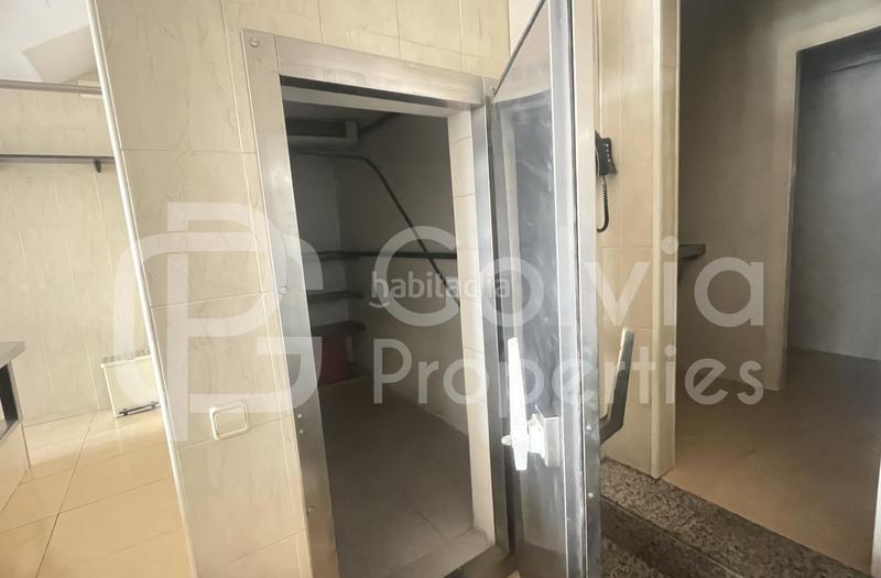 Foto 5a2fb34b-11fa-49c5-a951-82a609142114. Local comercial tu negocio en marcha en Bellvitge Hospitalet de Llobregat (L´)