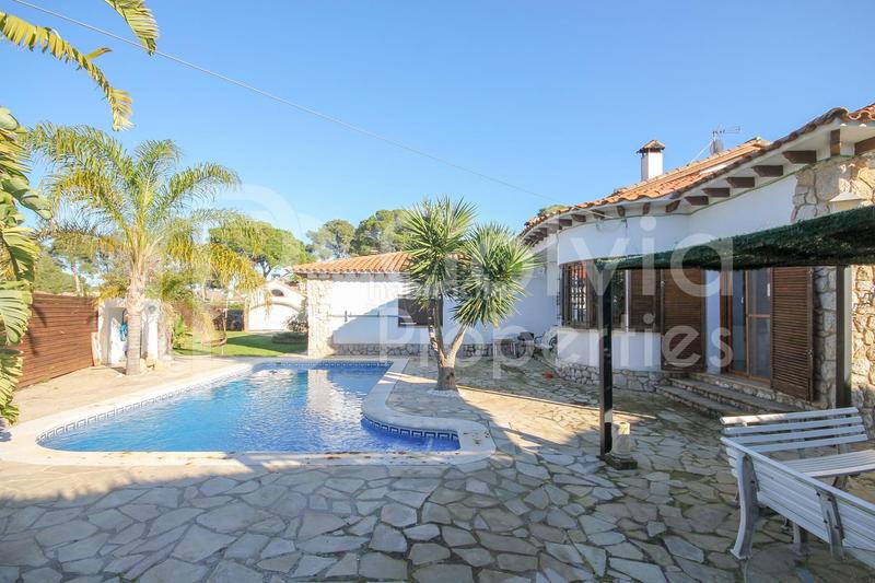 Foto 6d899686-24f9-4459-9686-307e760b6b20. Country house with heating pool in Banyeres del Penedès