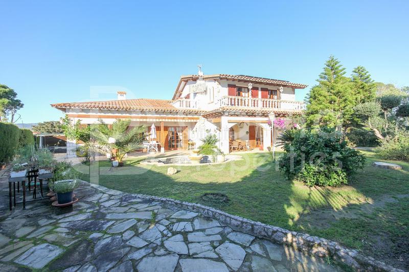 Foto a5ead061-3f0c-44c1-9575-31fc75af813e. Country house with heating pool in Banyeres del Penedès