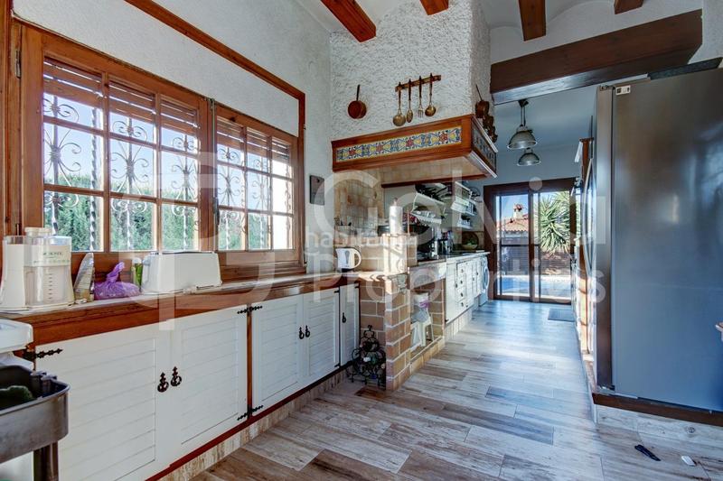 Foto adbfb8d2-10cb-41ba-a2b0-1c26b15bc5f6. Country house with heating pool in Banyeres del Penedès