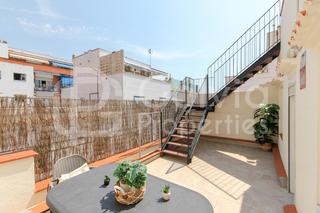 Attique  Carrer de l'estalvi. Ático a estrenar