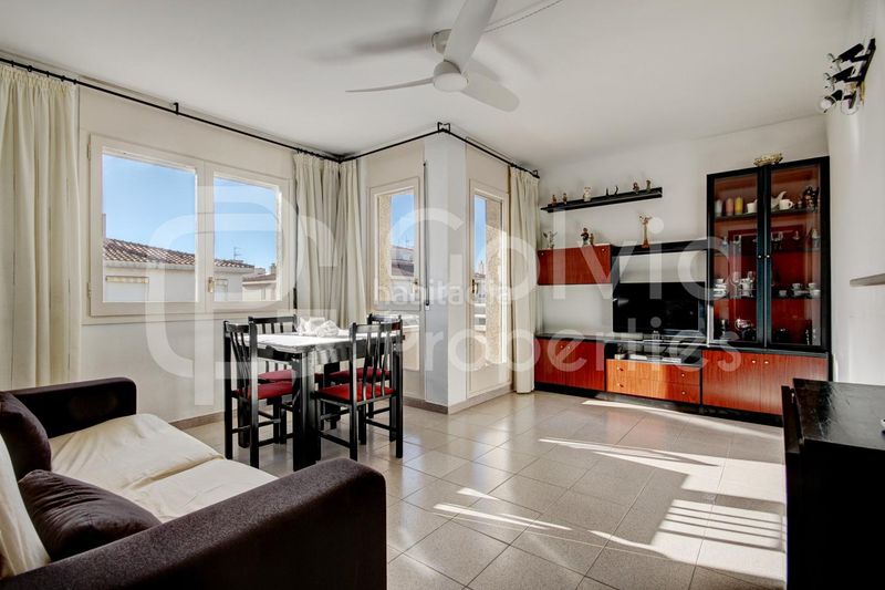 Foto 4ffe18e7-6966-46c1-a593-1a4d53e9c6e5. Pis amb aparcament piscina a Segur Platja Segur de Calafell