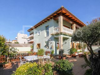 Casa  De la corunya. Tranquilidad en can bou  castelldefels