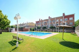 Maison jumelée  Plaça de les panes. Oasis céntrico  gavà