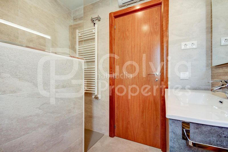 Foto a4378934-2ca0-4b08-a986-f8ad5067816d. Casa adossada amb calefacció aparcament piscina a Gavà
