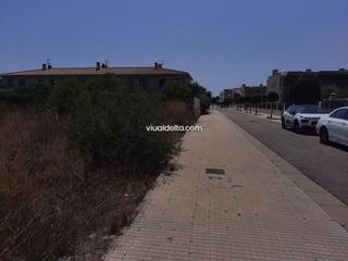 Terreny residencial a Ampolla (L´). Solar urbano de 652 m2 en urbanización caproig