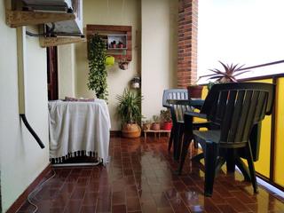 Pis a Deltebre. Piso de 90 m2 con 3 habitaciones y terraza