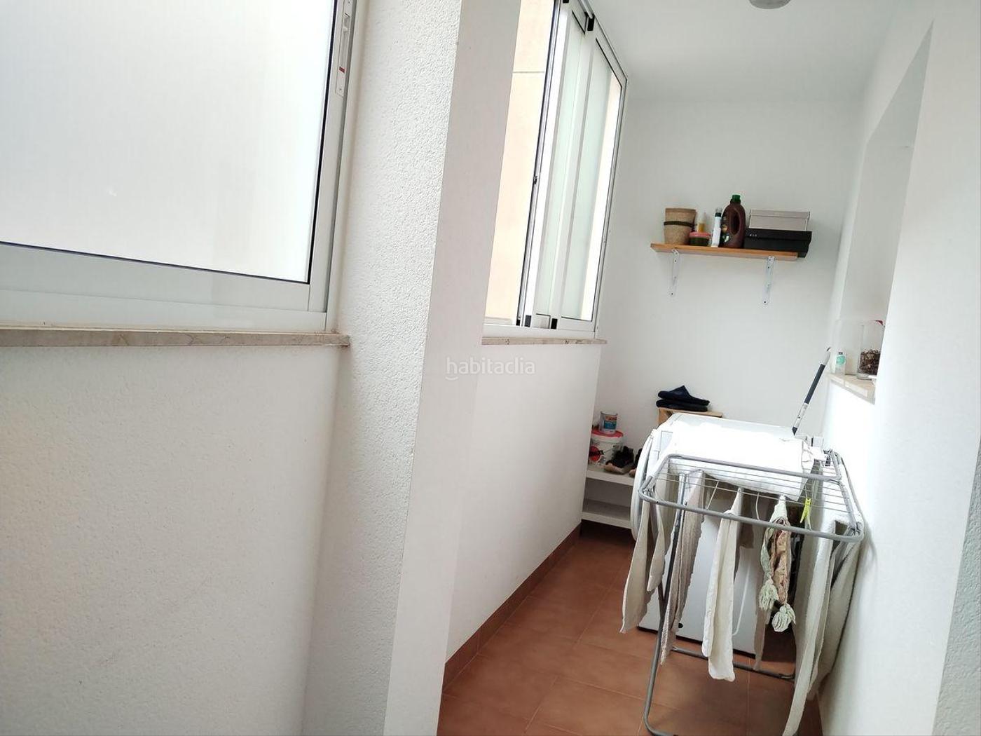 Piso de 3 habitaciones, 2 baos y plaza de parking Camarles