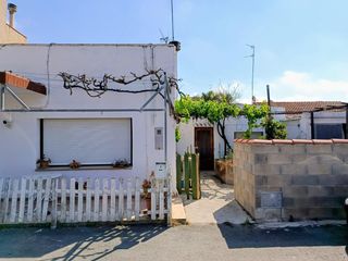 Haus in Deltebre. Casa de pueblo con terraza y gran potencial en el centro de delt