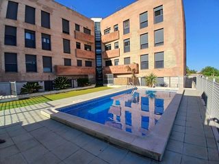 Piccolo appartamento in Deltebre. Apartamento con 2 habitaciones y piscina comunitaria