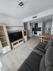 Apartament a L´Ametlla de Mar. Apartamento con 2 habitaciones, balcón y lavadero con salida a t