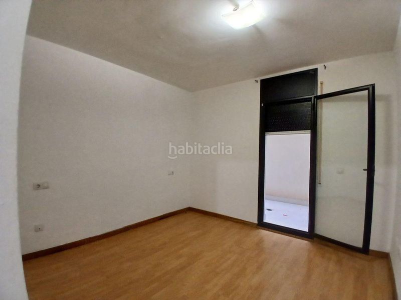 Foto b4b3b636-824a-46ed-ba13-45211b153833. Pis a Zona Hospital Amposta